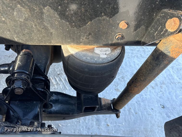 image for item EC4554 2016 Kenworth T800 semi truck