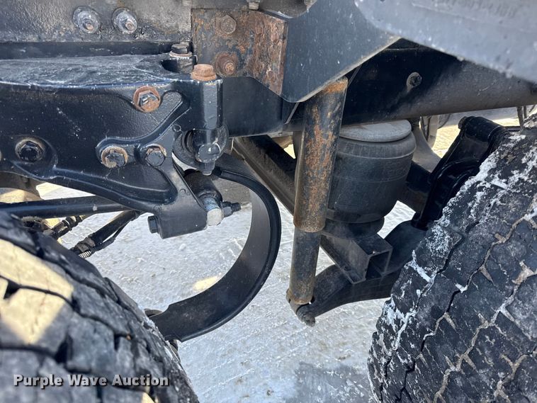 image for item EC4554 2016 Kenworth T800 semi truck