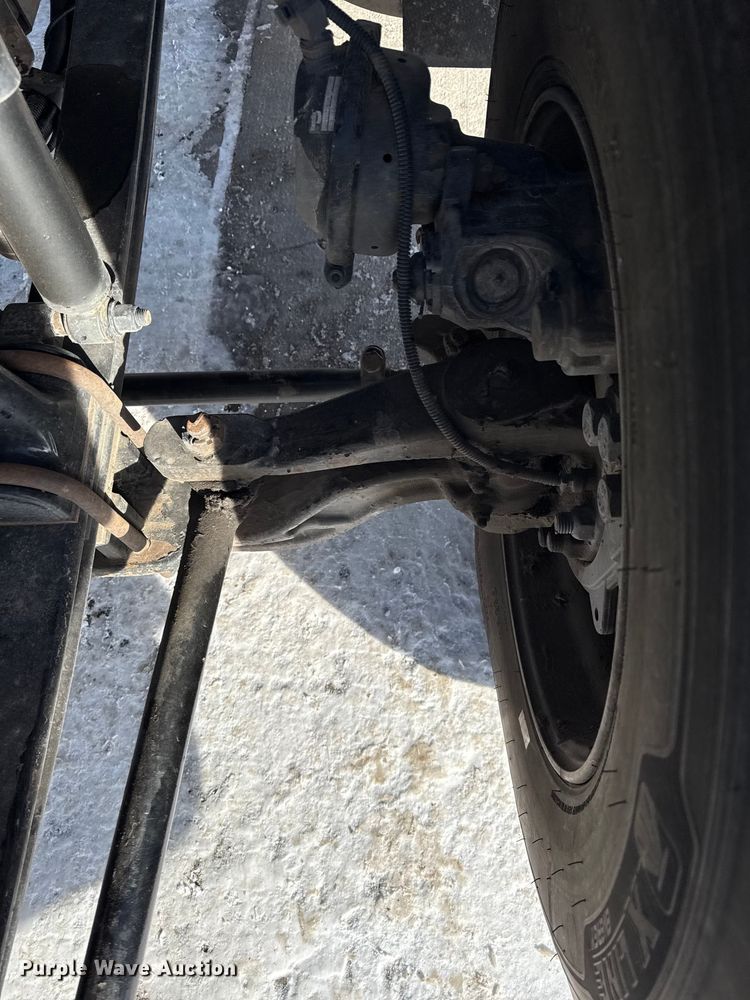 image for item EC4554 2016 Kenworth T800 semi truck