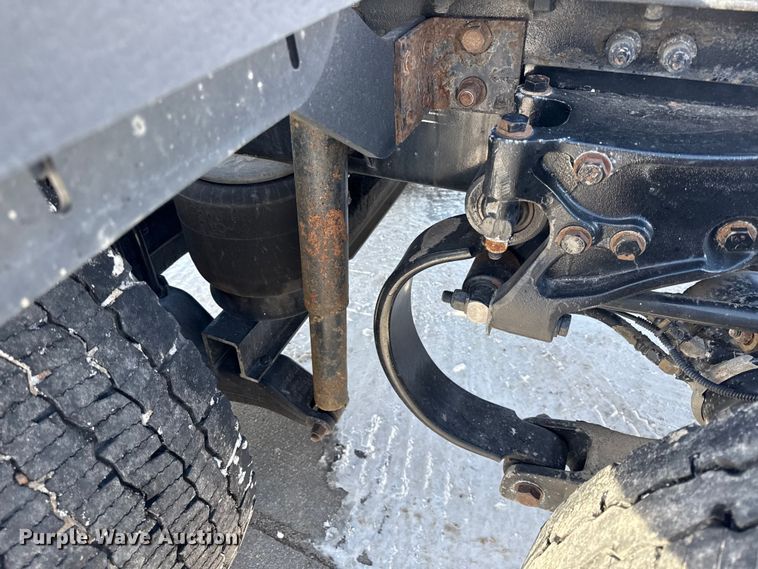 image for item EC4554 2016 Kenworth T800 semi truck