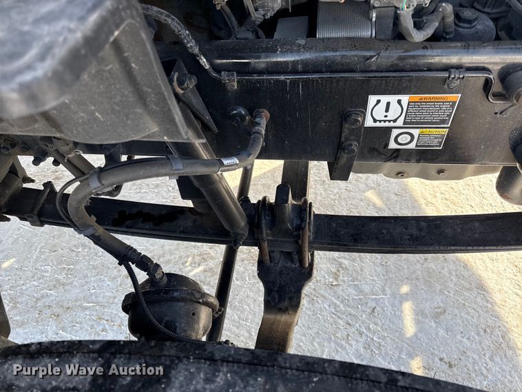 image for item EC4554 2016 Kenworth T800 semi truck