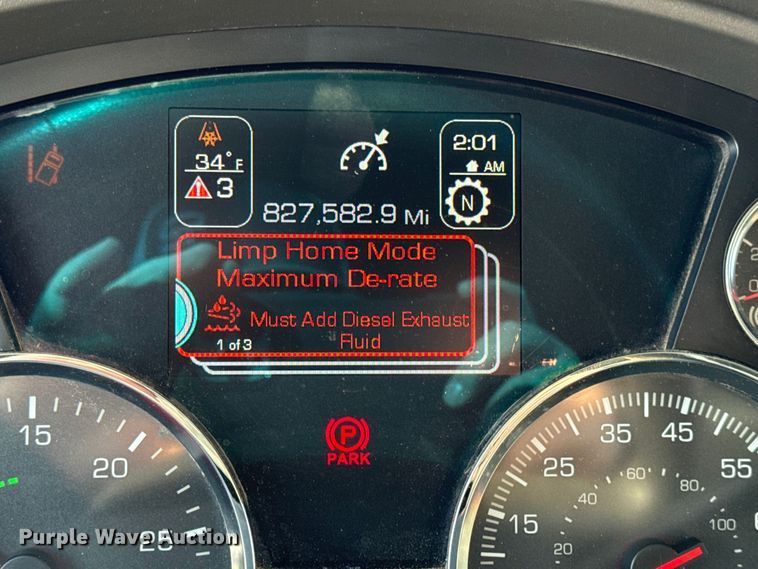 image for item EC4554 2016 Kenworth T800 semi truck