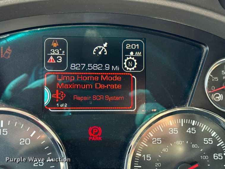 image for item EC4554 2016 Kenworth T800 semi truck