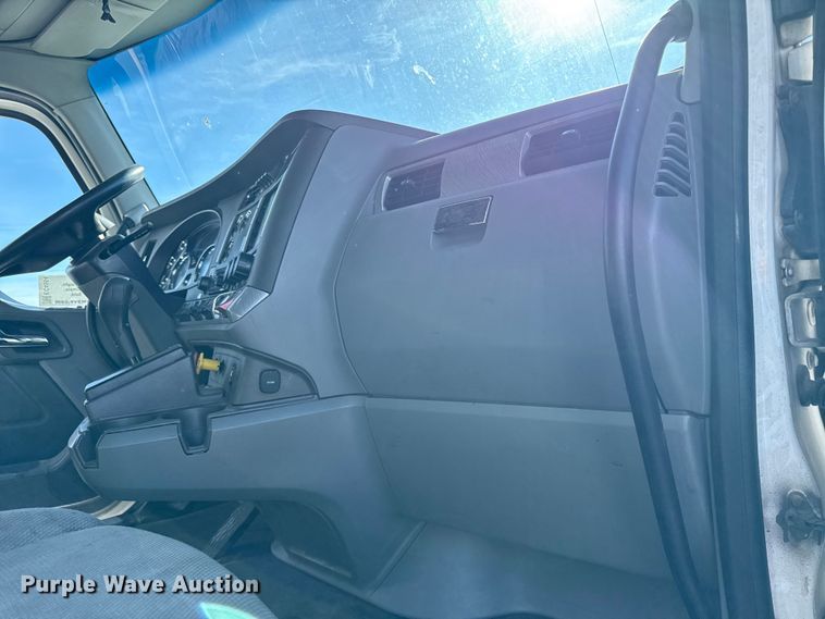 image for item EC4554 2016 Kenworth T800 semi truck