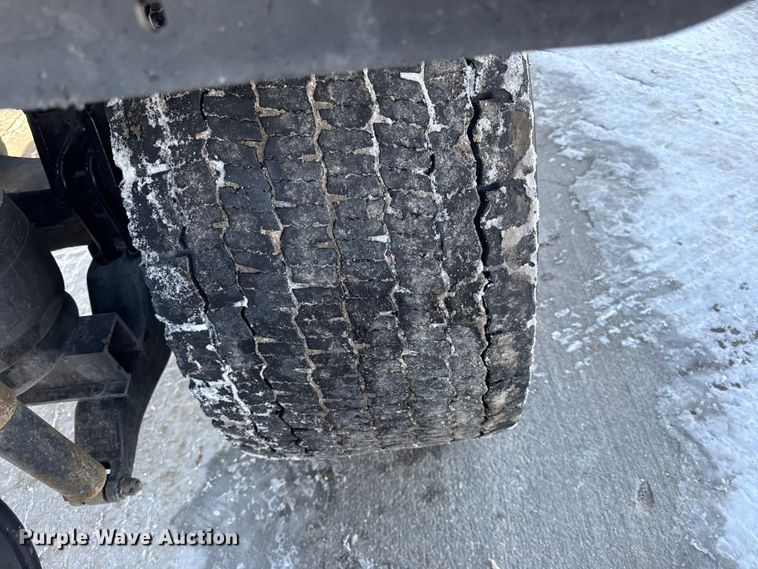 image for item EC4554 2016 Kenworth T800 semi truck