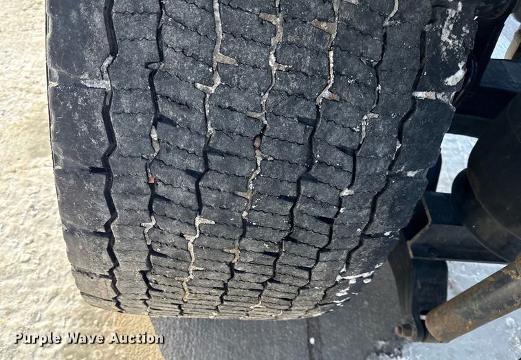 image for item EC4554 2016 Kenworth T800 semi truck