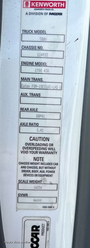 image for item EC4554 2016 Kenworth T800 semi truck