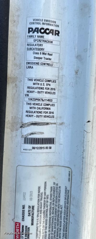 image for item EC4554 2016 Kenworth T800 semi truck