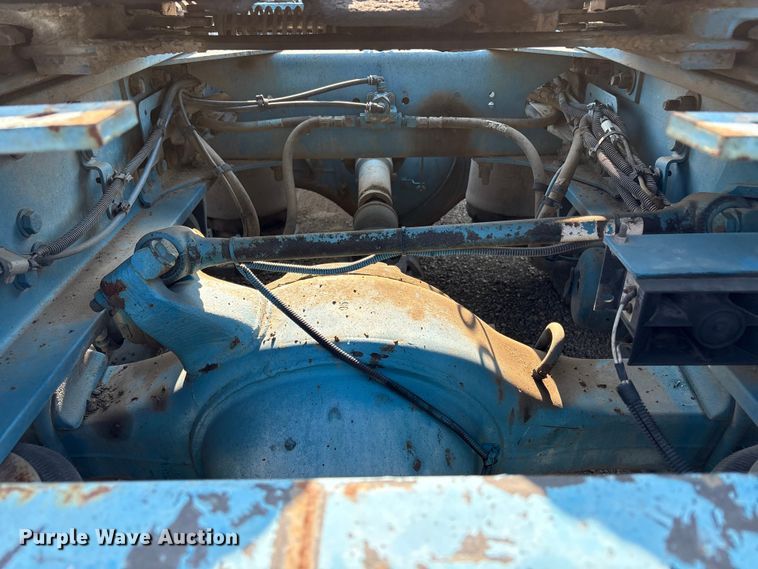 image for item EC8216 2014 Freightliner Cascadia semi truck