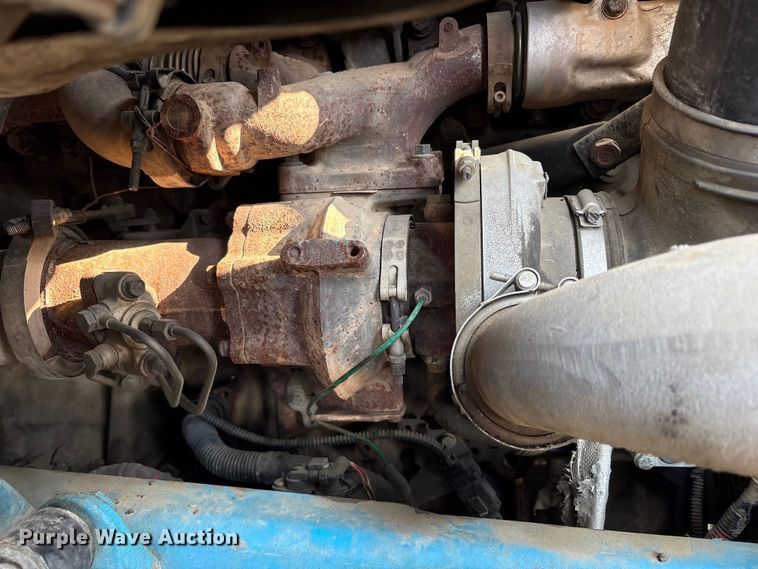 image for item EC8216 2014 Freightliner Cascadia semi truck