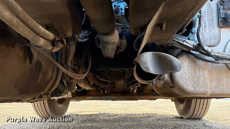 image for item EC8216 2014 Freightliner Cascadia semi truck