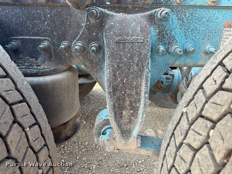 image for item EC8216 2014 Freightliner Cascadia semi truck