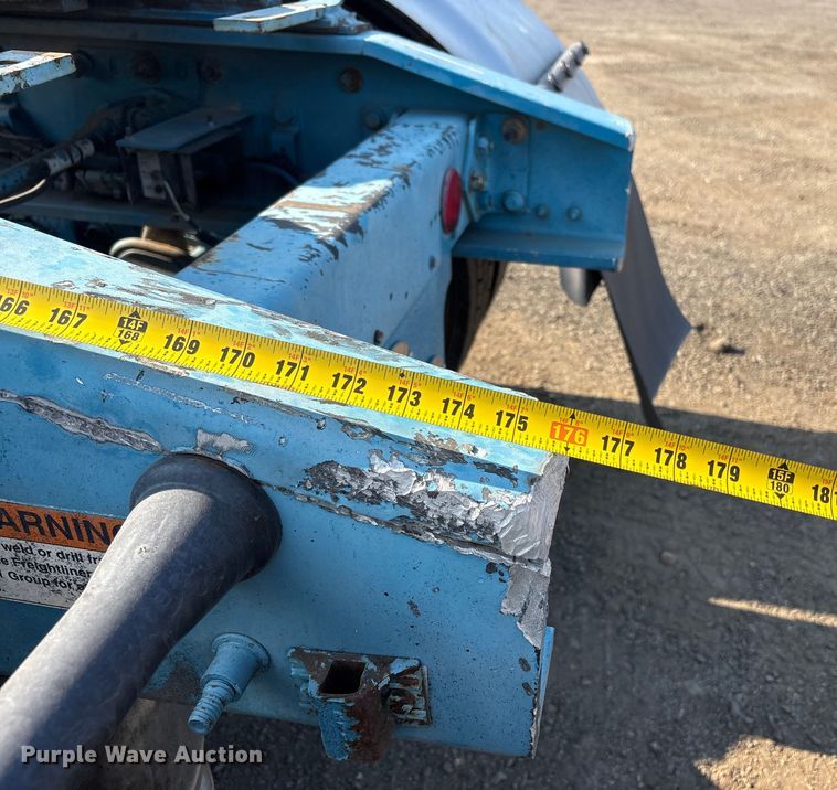 image for item EC8216 2014 Freightliner Cascadia semi truck