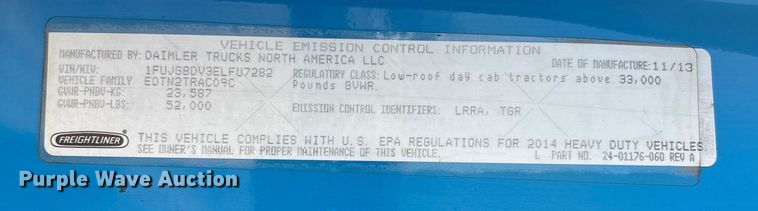 image for item EC8216 2014 Freightliner Cascadia semi truck