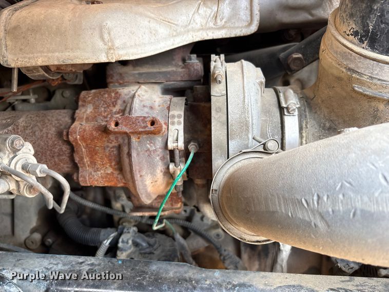 image for item EC8217 2014 Freightliner Cascadia semi truck