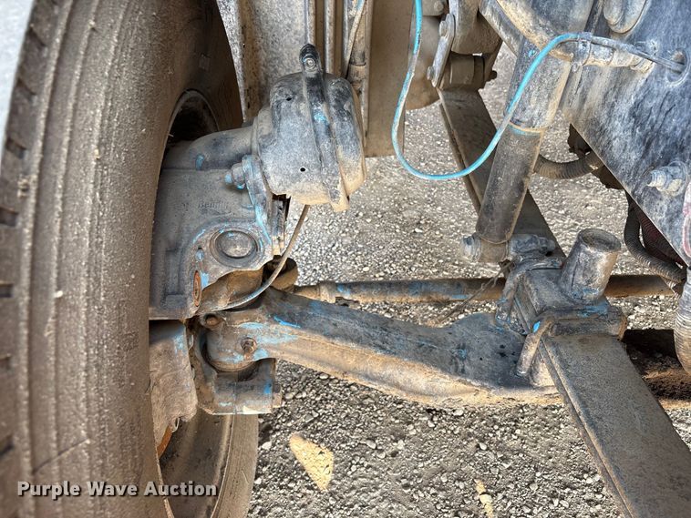 image for item EC8217 2014 Freightliner Cascadia semi truck