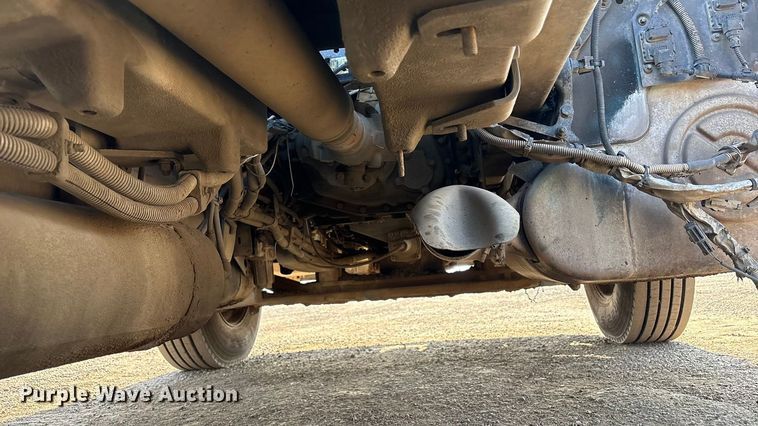 image for item EC8217 2014 Freightliner Cascadia semi truck