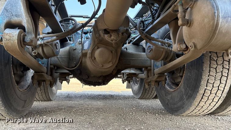 image for item EC8217 2014 Freightliner Cascadia semi truck