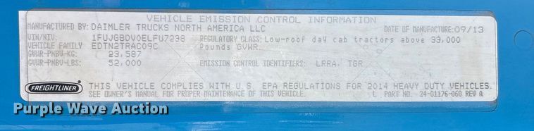 image for item EC8217 2014 Freightliner Cascadia semi truck