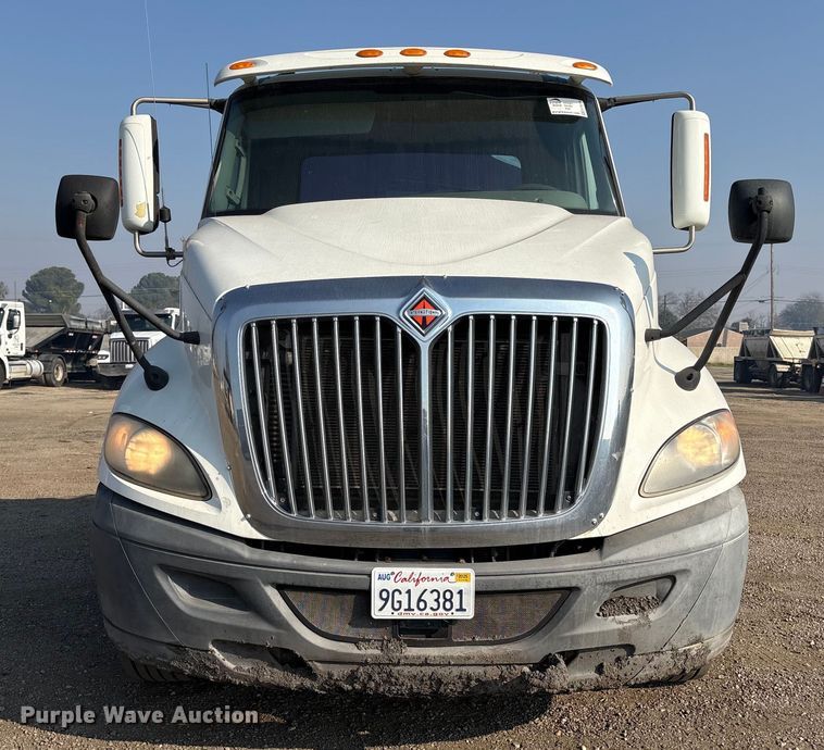 image for item EC8218 2012 International ProStar113 semi truck