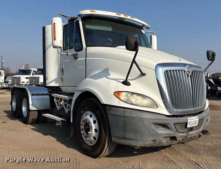 image for item EC8218 2012 International ProStar113 semi truck