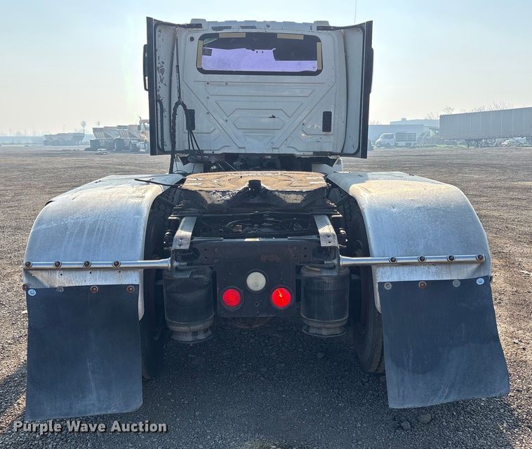 image for item EC8218 2012 International ProStar113 semi truck