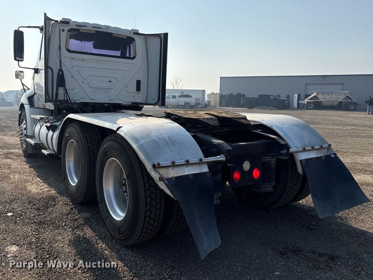 image for item EC8218 2012 International ProStar113 semi truck