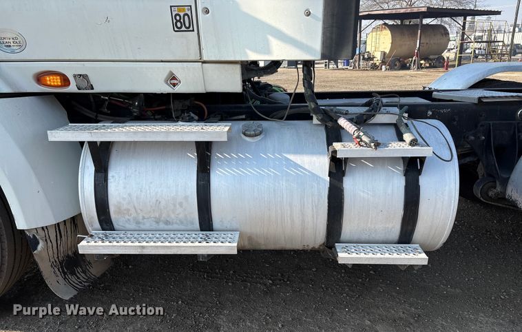 image for item EC8218 2012 International ProStar113 semi truck