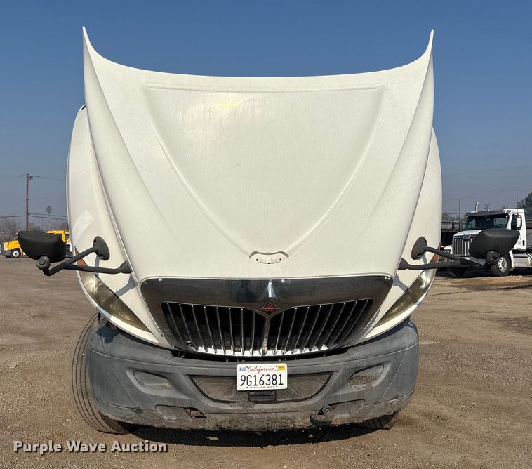 image for item EC8218 2012 International ProStar113 semi truck