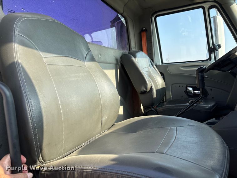 image for item EC8218 2012 International ProStar113 semi truck