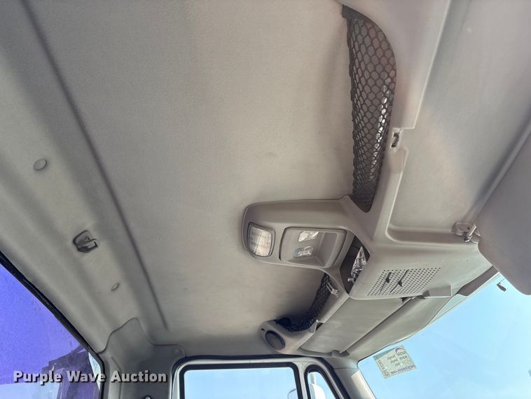 image for item EC8218 2012 International ProStar113 semi truck