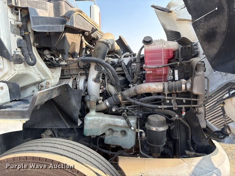 image for item EC8218 2012 International ProStar113 semi truck