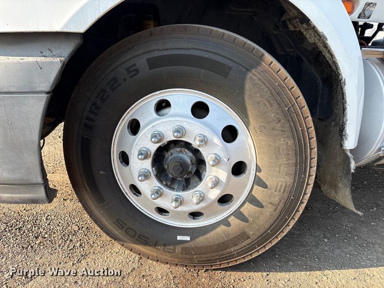 image for item EC8218 2012 International ProStar113 semi truck