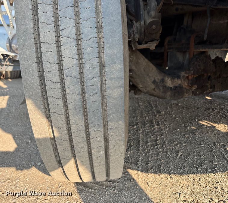 image for item EC8218 2012 International ProStar113 semi truck