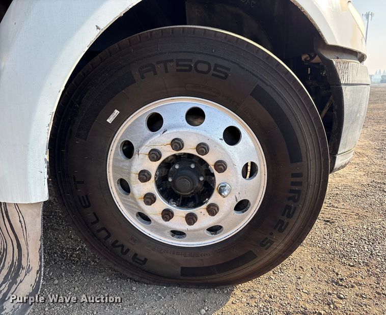 image for item EC8218 2012 International ProStar113 semi truck