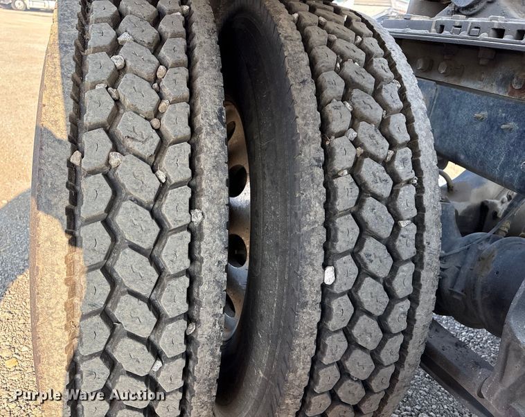 image for item EC8218 2012 International ProStar113 semi truck