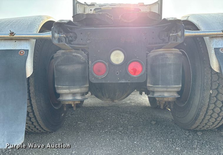 image for item EC8218 2012 International ProStar113 semi truck