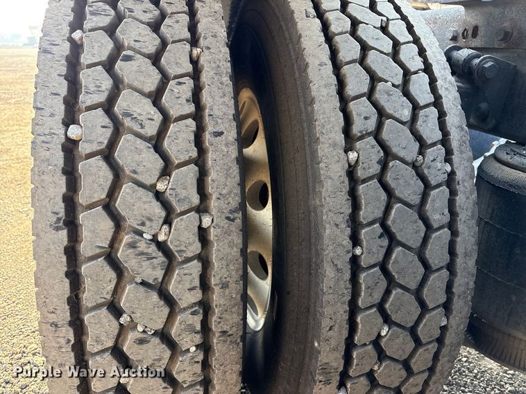 image for item EC8218 2012 International ProStar113 semi truck