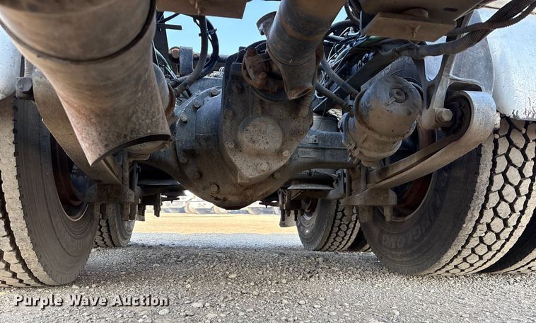 image for item EC8218 2012 International ProStar113 semi truck