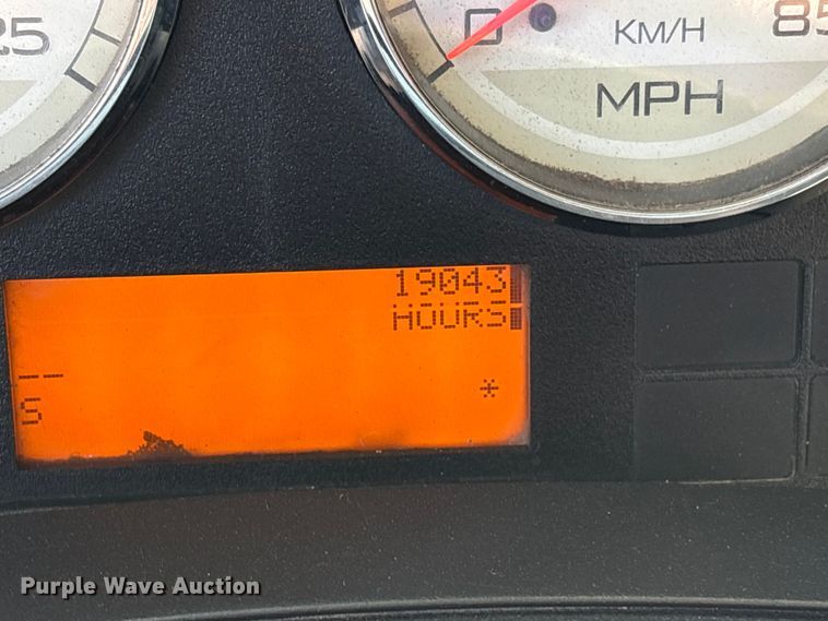 image for item EC8218 2012 International ProStar113 semi truck