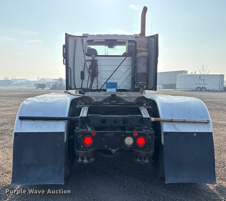 image for item EC8219 2012 International ProStar semi truck