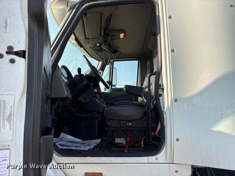 image for item EC8219 2012 International ProStar semi truck