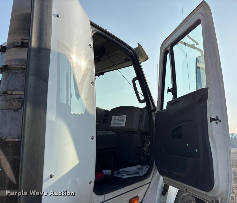 image for item EC8219 2012 International ProStar semi truck