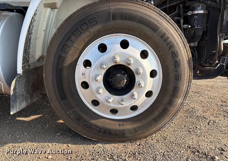 image for item EC8219 2012 International ProStar semi truck