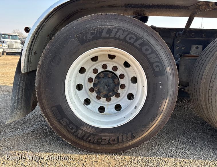 image for item EC8219 2012 International ProStar semi truck