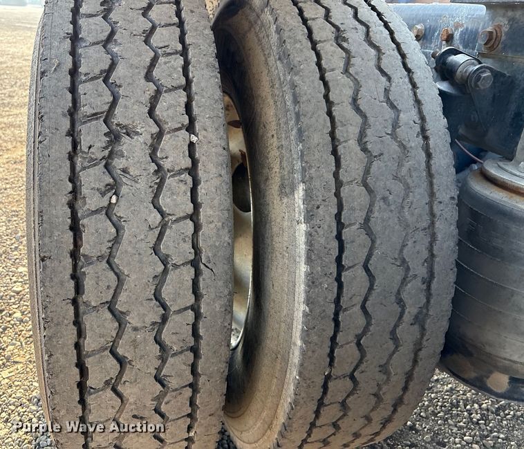 image for item EC8219 2012 International ProStar semi truck