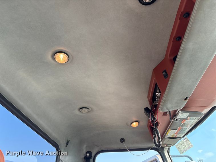 image for item EC8220 2016 Mack CXU612 semi truck