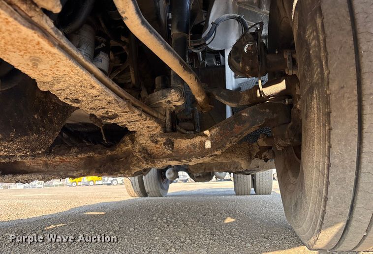 image for item EC8220 2016 Mack CXU612 semi truck