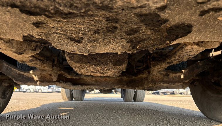 image for item EC8220 2016 Mack CXU612 semi truck