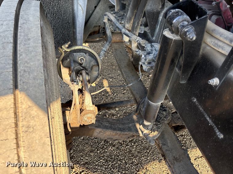 image for item EC8220 2016 Mack CXU612 semi truck